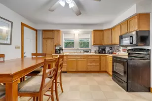 8 Thompson St, Lewiston, ME 04240 - Photo 6