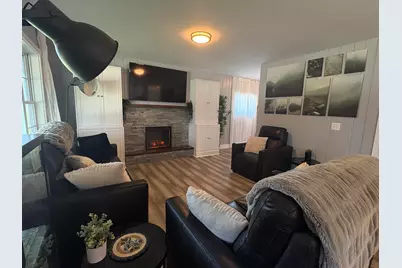 422 Peltoma Avenue, Pittsfield, ME 04967 - Photo 8