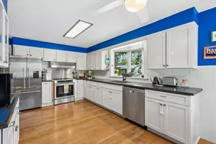83 Noyes St, Portland, ME 04103 - Photo 8
