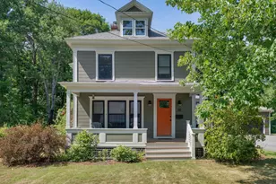 35 Longfellow Ave, Brunswick, ME 04011 - Photo 2