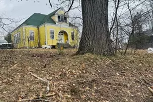 90 N Main St, Monmouth, ME 04265 - Photo 1