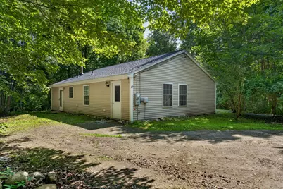 25 Matthews Avenue, Vassalboro, ME 04989 - Photo 2