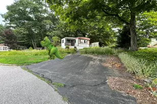2 Sandalwood Cir, Kittery, ME 03904 - Photo 2