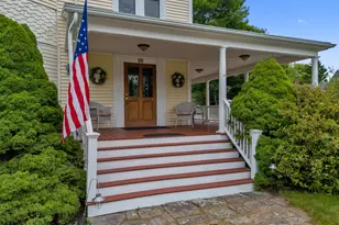 19 Mountain St, Camden, ME 04843 - Photo 2