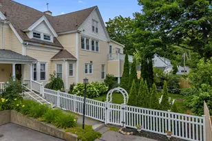 19 Mountain St, Camden, ME 04843 - Photo 8