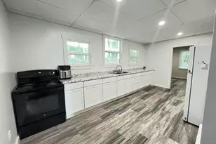 127 Anson St, Farmington, ME 04938 - Photo 8