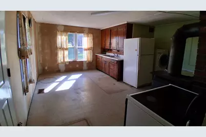 380 Clinton Avenue, Winslow, ME 04901 - Photo 12