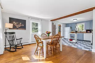43 Bates St, Yarmouth, ME 04096 - Photo 10