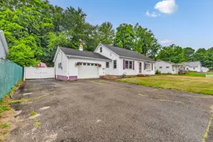 18 Grove St, East Millinocket, ME 04430 - Photo 4