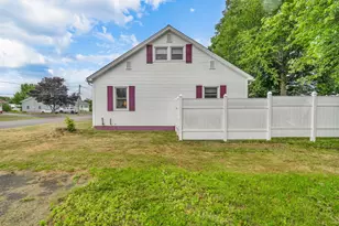 18 Grove St, East Millinocket, ME 04430 - Photo 8