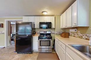 1776 Riverside Dr, Auburn, ME 04210 - Photo 6