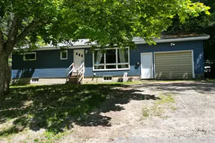 46 Edwards St, Lincoln, ME 04457 - Photo 2