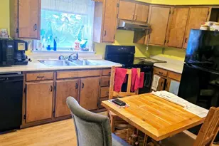 14 New York St, Millinocket, ME 04462 - Photo 8