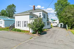 19 Spring St, Clinton, ME 04927 - Photo 2