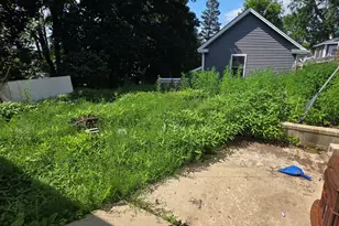 172 Maine Ave, Millinocket, ME 04462 - Photo 2