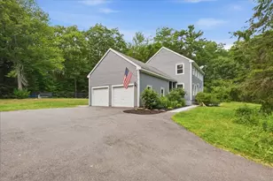 14 Marshview Dr, Freeport, ME 04032 - Photo 2