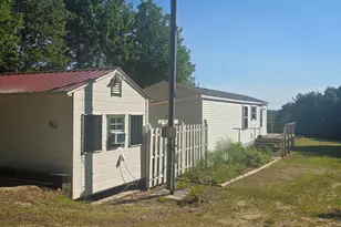 962 King St, Oxford, ME 04270 - Photo 2