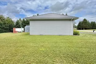 98 Dionne St, Madawaska, ME 04756 - Photo 4