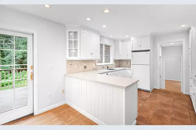 100 Mistic Avenue, Rockport, ME 04856 - Photo 10