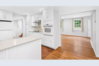 100 Mistic Avenue, Rockport, ME 04856 - Photo 8