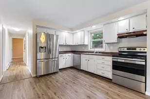 8 Elaine Dr, Brunswick, ME 04011 - Photo 6