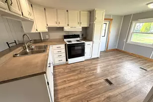 22 Elwood Dr, Clinton, ME 04927 - Photo 8
