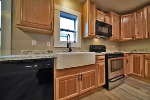 10 Kelleran St, Houlton, ME 04730 - Photo 16