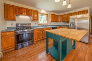 561 Ft Knox Rd, Prospect, ME 04981 - Photo 10