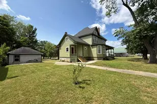 51 Broadway St, Baileyville, ME 04694 - Photo 10