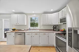 17 Chamberlain Rd, Scarborough, ME 04074 - Photo 8