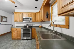 15 Sylvan Ave, Lewiston, ME 04240 - Photo 2