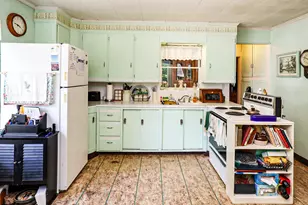 73 Middle Ave, Mexico, ME 04257 - Photo 6