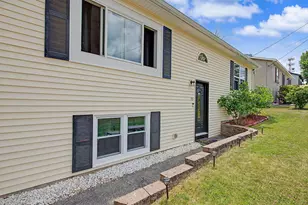 55 Hillcrest Ave, Lewiston, ME 04240 - Photo 4
