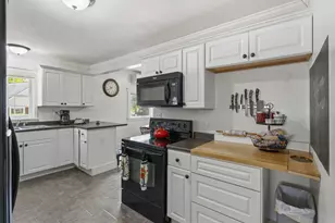 247 Manley Rd, Auburn, ME 04210 - Photo 10