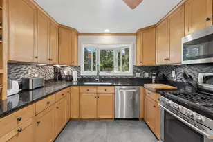 1388 Westbrook St, Portland, ME 04102 - Photo 14