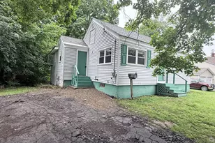 61 Park St, Houlton, ME 04730 - Photo 8