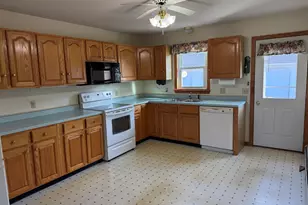 28 Meadow View Ln, Winslow, ME 04901 - Photo 4