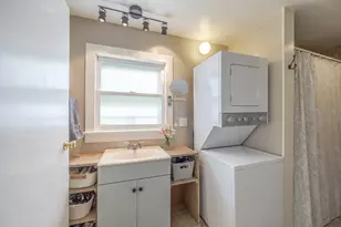 60 Main St, Stonington, ME 04681 - Photo 6