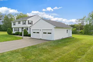 21 Eaton Dr, Waterville, ME 04901 - Photo 2