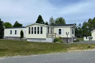 61 Hillcrest Dr, Winter Harbor, ME 04693 - Photo 2