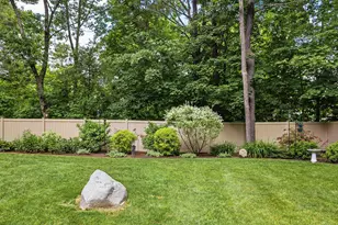 2 Beacon St, Kennebunk, ME 04043 - Photo 8