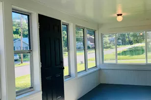 65 Oakland St, Waterville, ME 04901 - Photo 4