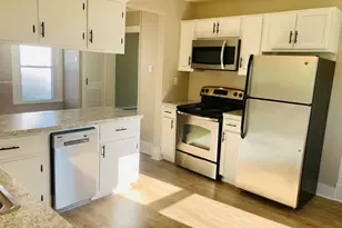 65 Oakland St, Waterville, ME 04901 - Photo 12