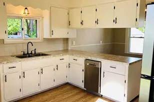 65 Oakland St, Waterville, ME 04901 - Photo 14