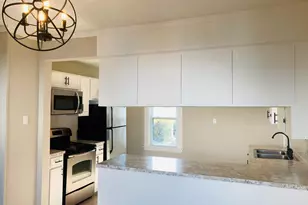 65 Oakland St, Waterville, ME 04901 - Photo 10