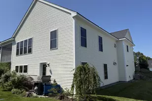 48 Maxwell Woods Dr, Cape Elizabeth, ME 04107 - Photo 6