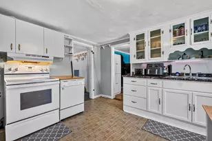 39 Cumberland Ave, Saco, ME 04072 - Photo 6