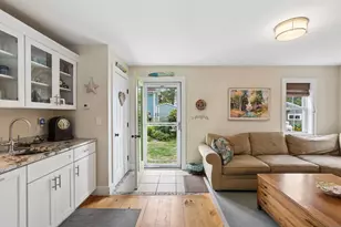 9 Crescent Ave, Kennebunkport, ME 04046 - Photo 6