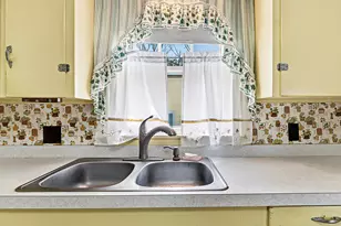 137 Pleasant St, Eliot, ME 03903 - Photo 8