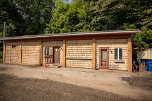 635-636 Waldo St, Rumford, ME 04276 - Photo 2